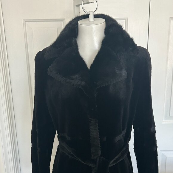 Gorgeous Black Mink Laser Cut Grooved & Sheared Stroller. Small Retailed $7500 - Picture 3 of 15